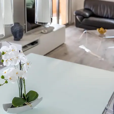 Charming Riviera For 8 Guests Pool & Sea View Holiday home