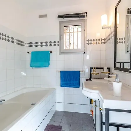 Charming Riviera For 8 Guests Pool & Sea View Holiday home