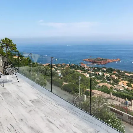 Holiday home Charming Riviera For 8 Guests Pool & Sea View *